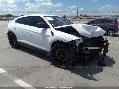 LAMBORGHINI URUS 2021