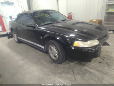 FORD MUSTANG 2000