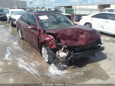 Nissan Altima 2010