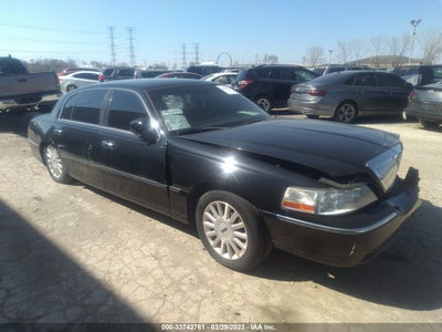LINCOLN TOWN CAR SIGNATURE L 2005