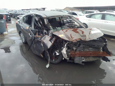 Nissan Versa 2015