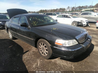LINCOLN TOWN CAR 2009