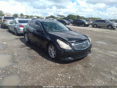 INFINITI JOURNEY 2011