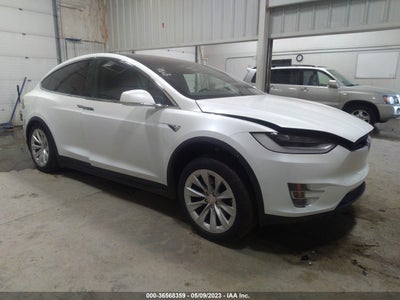 Tesla Model x 2020