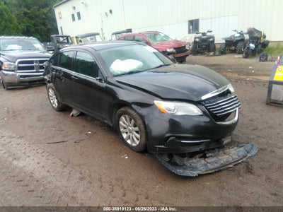 CHRYSLER 200 2013