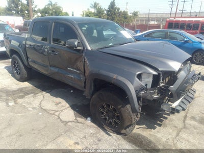TOYOTA TACOMA 2017
