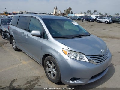 Toyota Sienna 2016