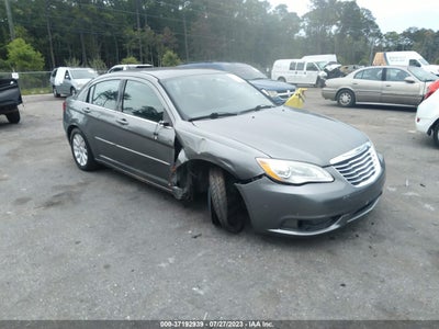 CHRYSLER 200 2013