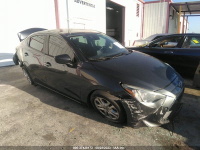 Scion Ia 2016