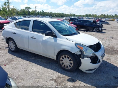 Nissan Versa 2015