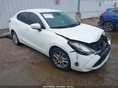 Scion Ia 2016