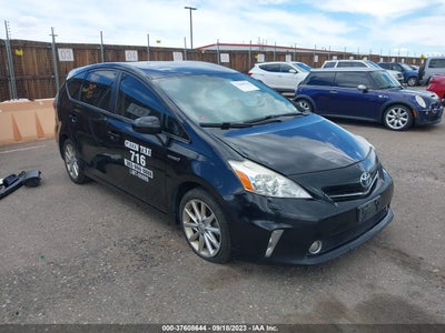 Toyota Prius v 2014