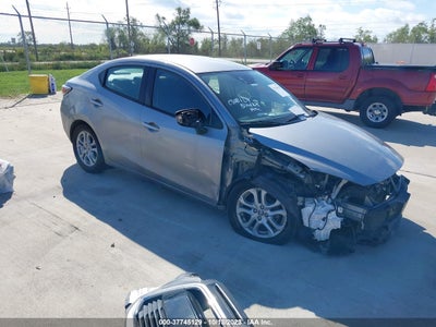 Scion Ia 2016