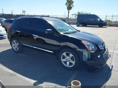 Nissan Rogue select 2014