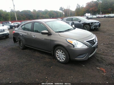 Nissan Versa 2015