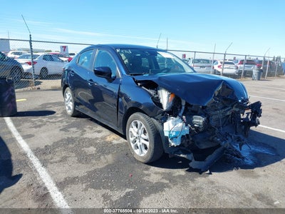 Scion Ia 2016