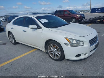 Nissan Maxima 2010
