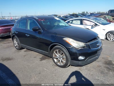 INFINITI JOURNEY 2011