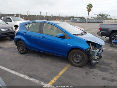 Toyota Prius c 2014