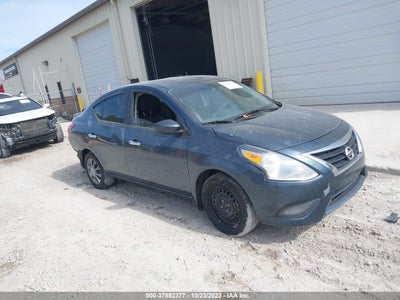 Nissan Versa 2015