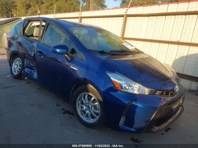 Toyota Prius V 2017