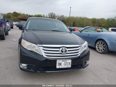 Toyota Avalon 2011