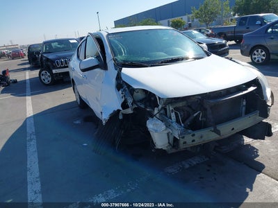 Nissan Versa 2014