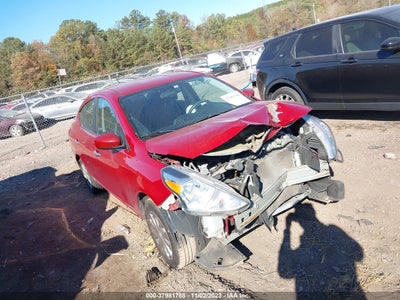 Nissan Versa 2015