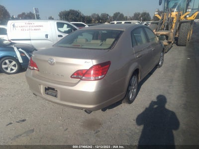 Toyota Avalon 2005