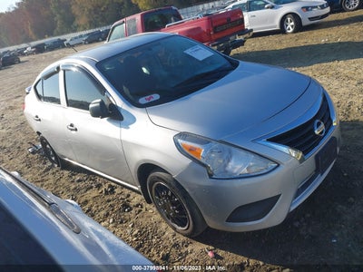 Nissan Versa 2015