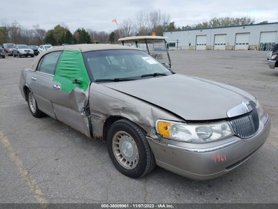 Lincoln Town car 2000