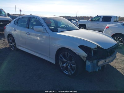 INFINITI M37 2011