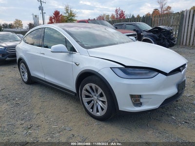 Tesla Model X 2021