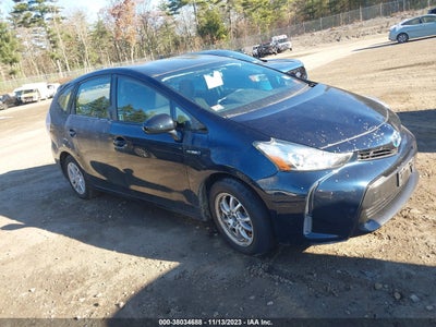 Toyota Prius V 2017