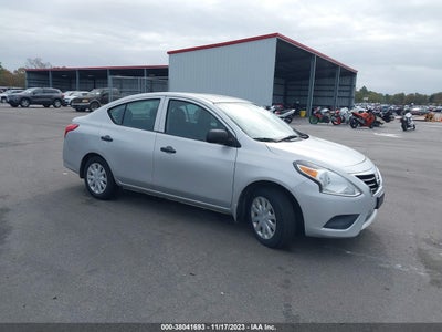 Nissan Versa 2015