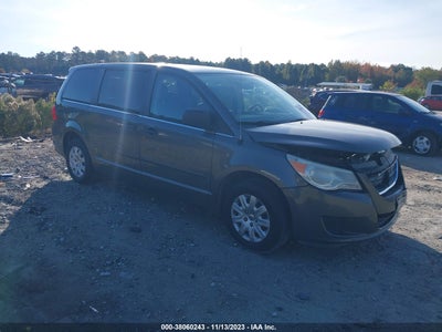 Volkswagen Routan 2010