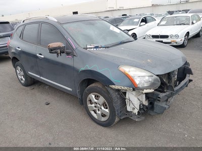 Nissan Rogue select 2014
