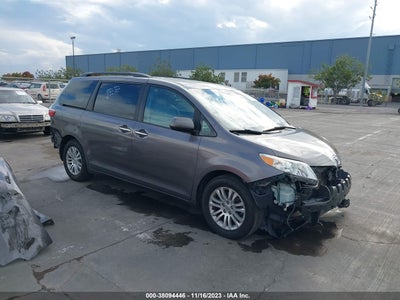 Toyota Sienna 2016