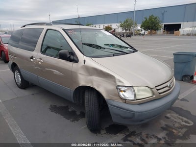 Toyota Sienna 2001