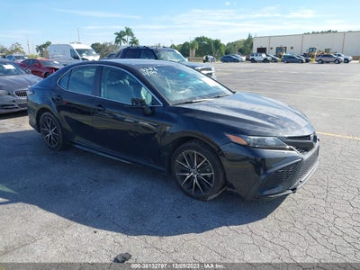 Toyota Camry 2021