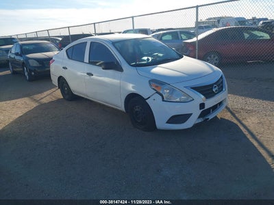Nissan Versa 2015