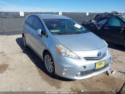 Toyota Prius v 2013