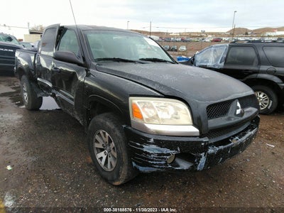 Mitsubishi Raider 2008