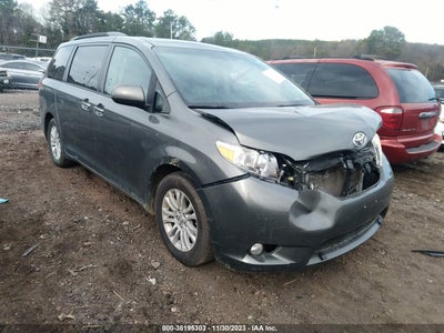 Toyota Sienna 2011