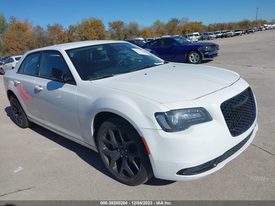 Chrysler 300 2022