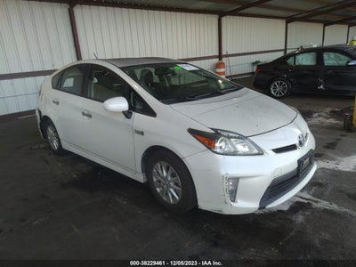 Toyota Prius plug-in 2014