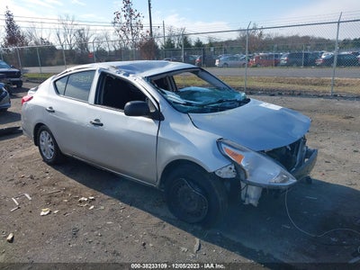 Nissan Versa 2015