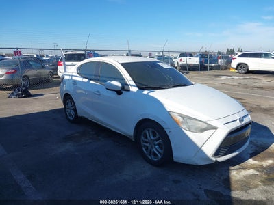 Scion Ia 2016