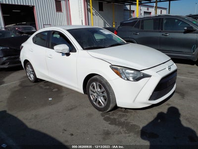 Scion Ia 2016