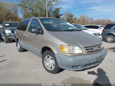 Toyota Sienna 2001